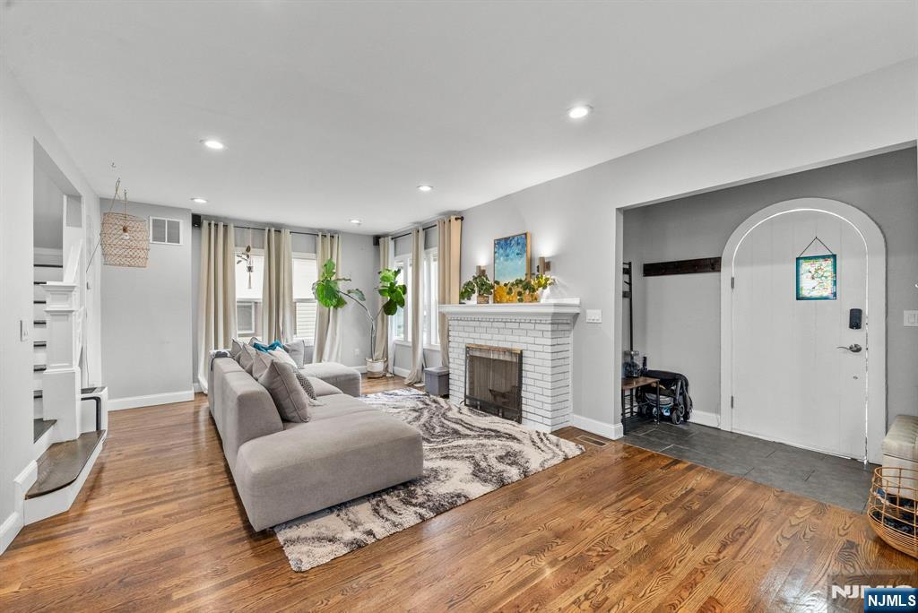 1451 Stanley Terrace - Photo 4