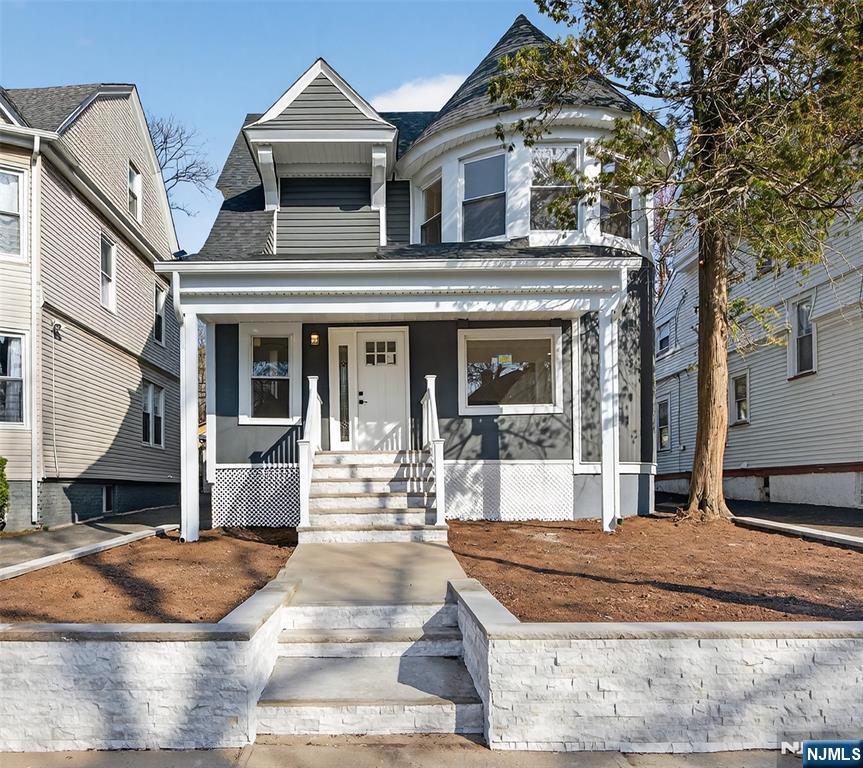 182 N Maple Avenue - Photo 2