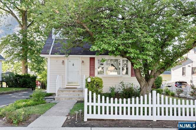 49 S Franklin Avenue - Photo 1