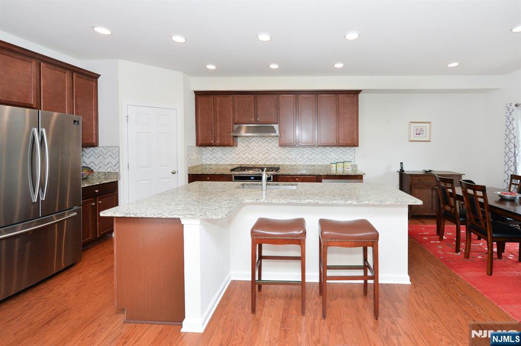 27 Winfield Drive 903 - Photo 4