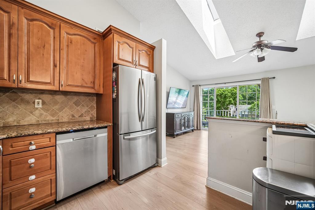 518 Holly Court, Mahwah, NJ 07430 Listing Photo  12