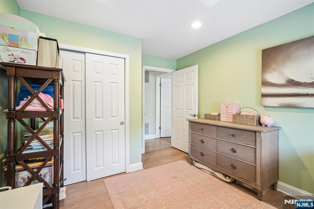 518 Holly Court, Mahwah, NJ 07430 Listing Photo  17