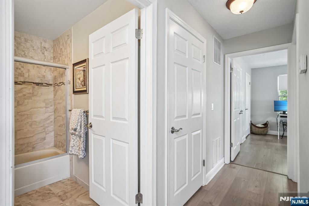 518 Holly Court, Mahwah, NJ 07430 Listing Photo  20