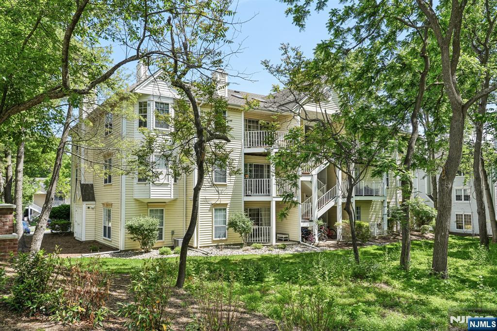 518 Holly Court, Mahwah, NJ 07430 Listing Photo  24