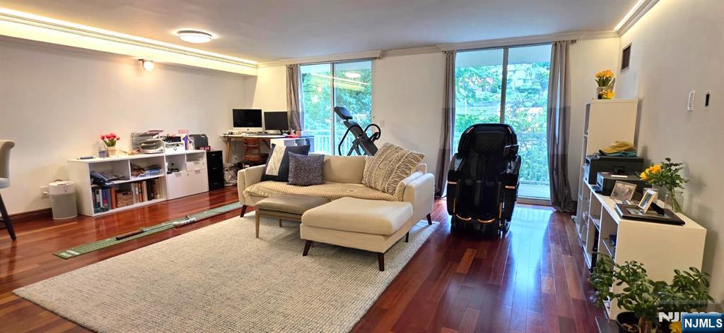 1055 River Road 302 - Photo 1