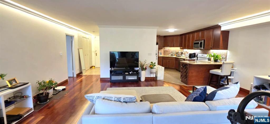 1055 River Road 302 - Photo 2