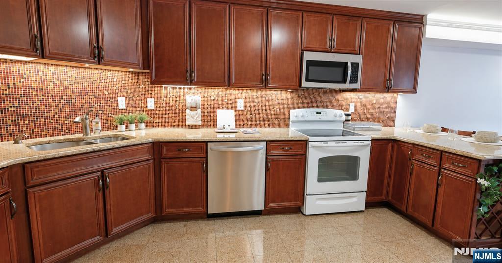 5th image of 1055 River Rd #302, Edgewater, NJ 07020 | MLS# 26019080