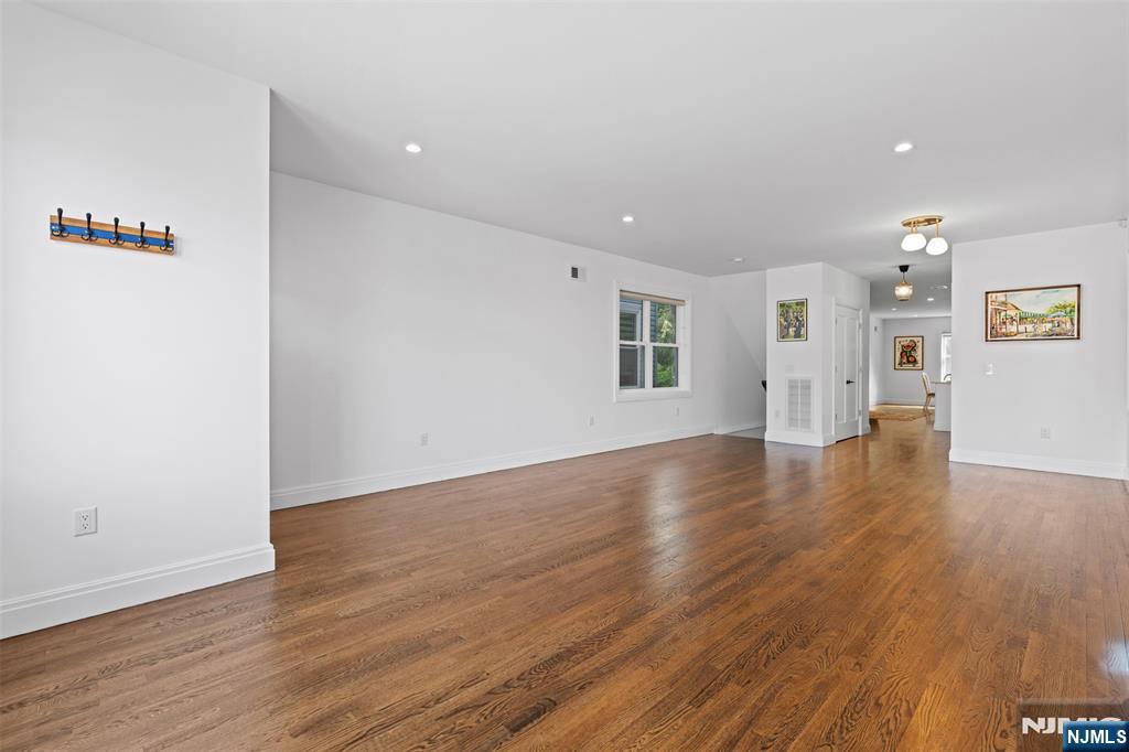 1603 71st Street - Photo 4