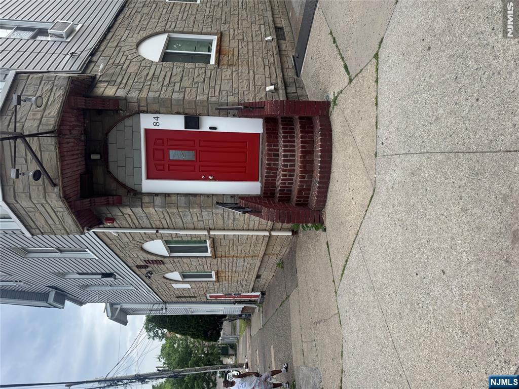 84-88 Jefferson Street - Photo 1