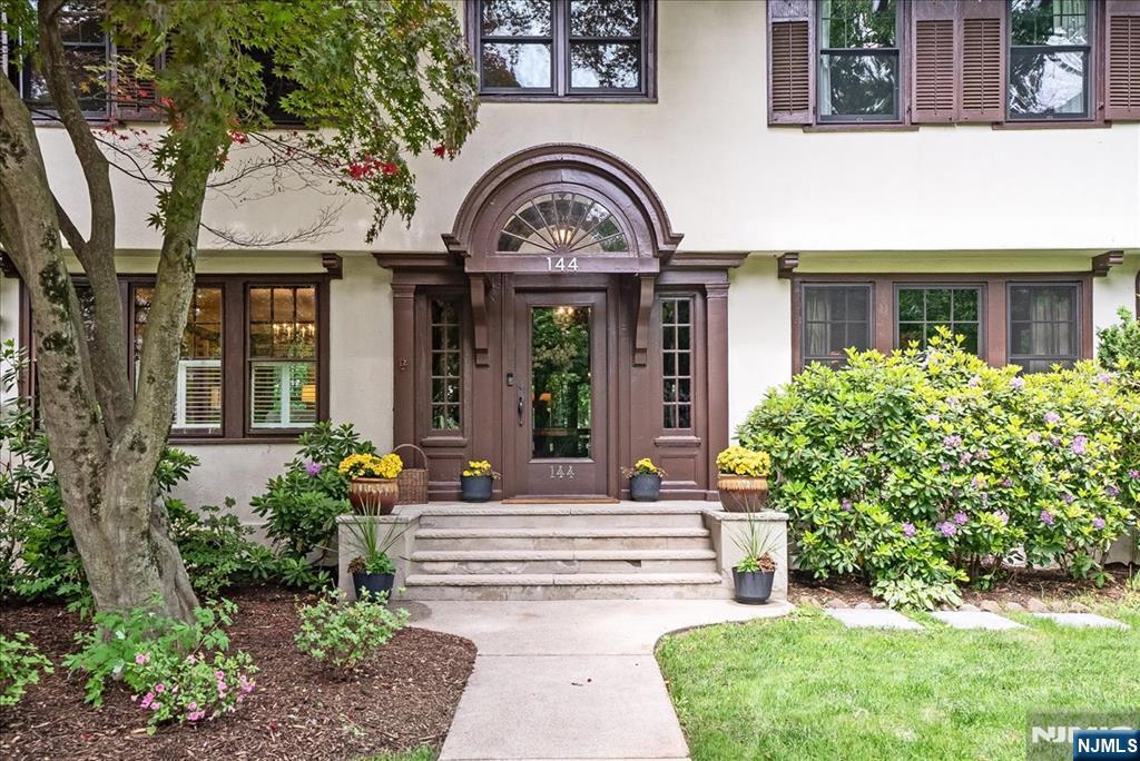144 Park Street - Photo 2