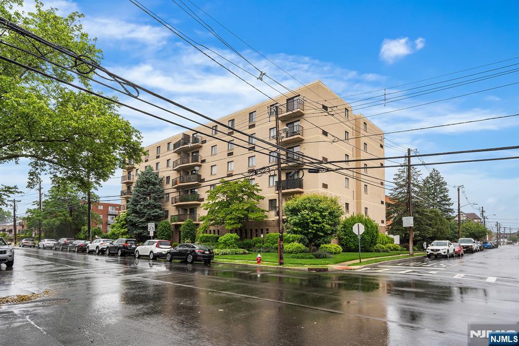 300 Park Street, #5G, Hackensack, NJ 07601 Listing Photo  2