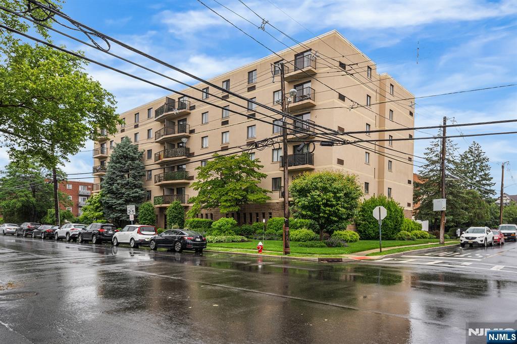 300 Park Street 5G - Photo 4