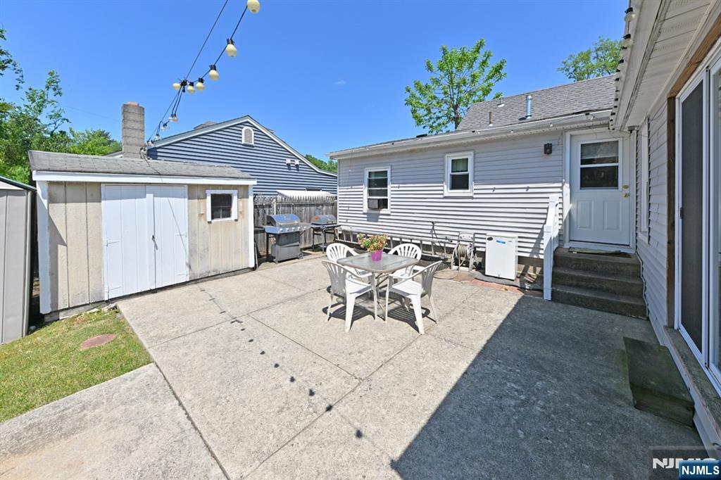 28 Makemoney Avenue - Photo 4