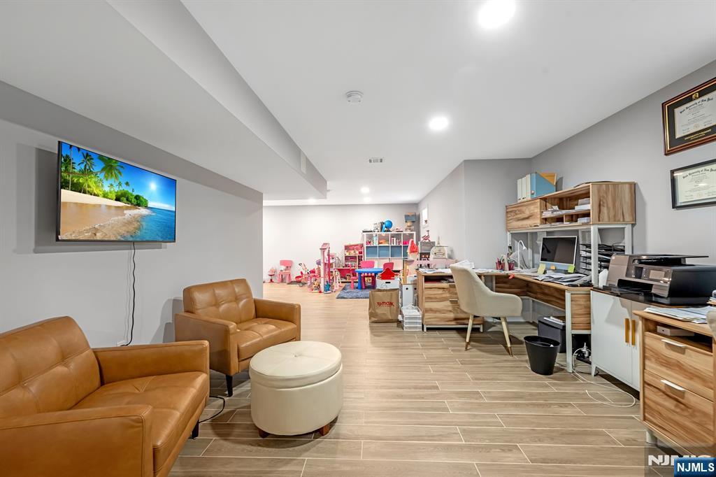 230 Park Avenue, Teaneck, NJ 07666 Listing Photo  37