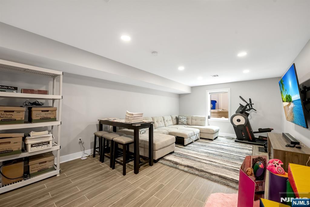 230 Park Avenue, Teaneck, NJ 07666 Listing Photo  38