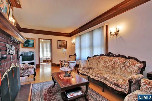 333 Henry Street - Photo 3