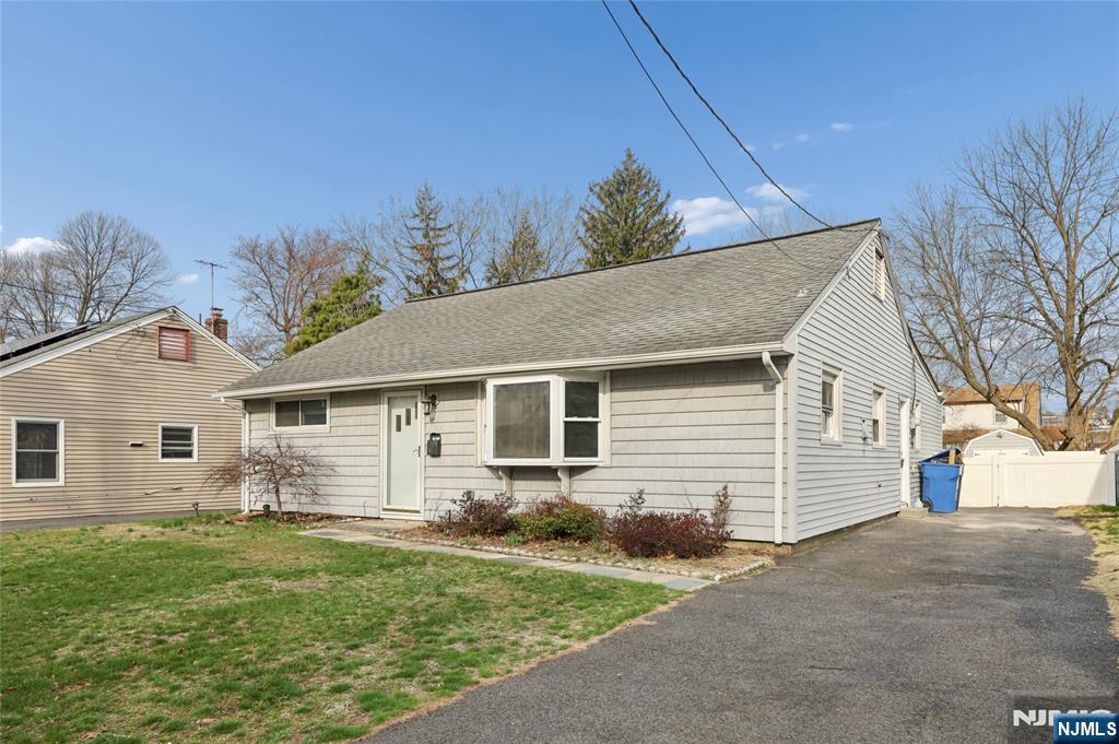 478 Riverside Terrace - Photo 2