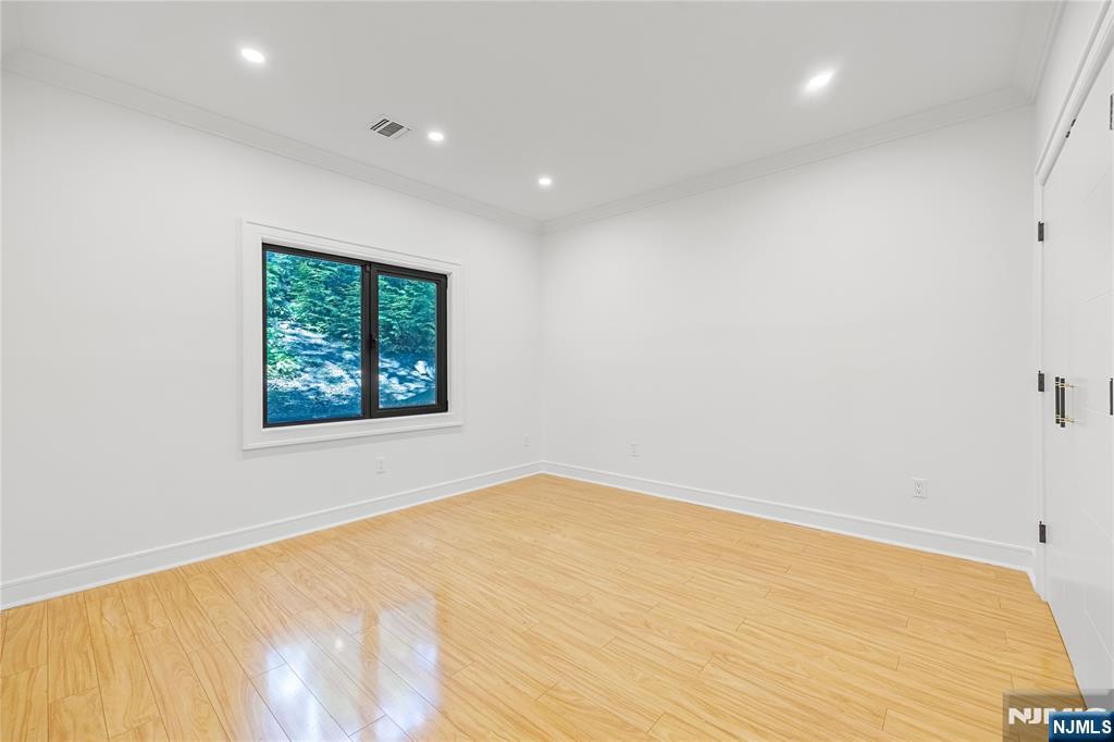 1080 River Road — photo 31