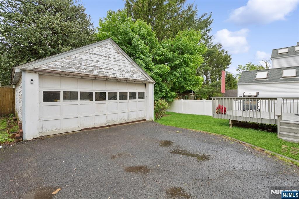 2 Car Garage /Deck