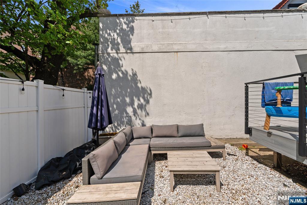 5 75th Street — photo 11