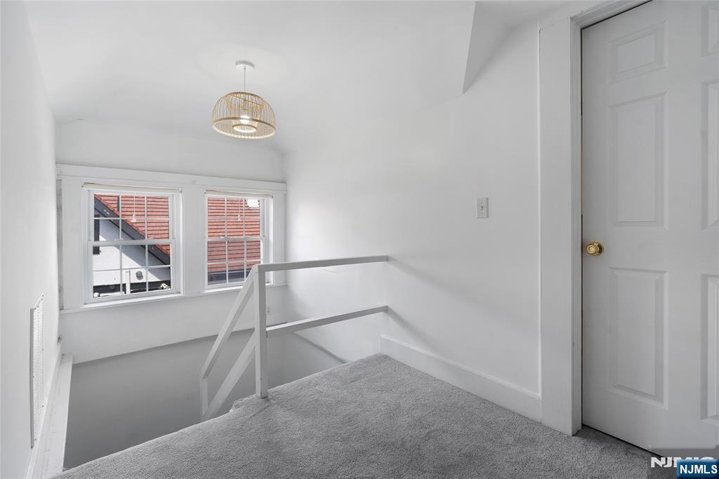 5 75th Street — photo 39