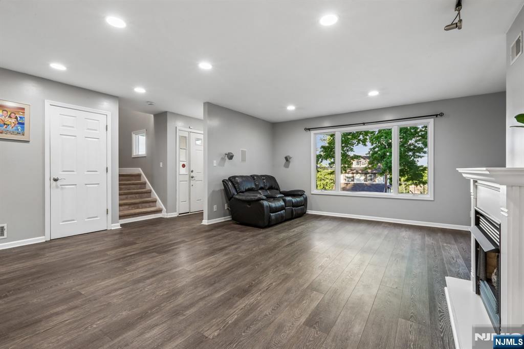 45 Hillside Avenue — photo 11