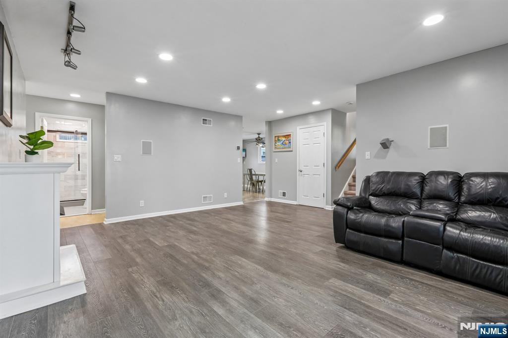 45 Hillside Avenue — photo 12