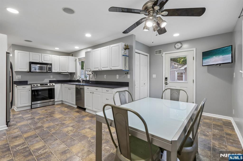 45 Hillside Avenue — photo 14