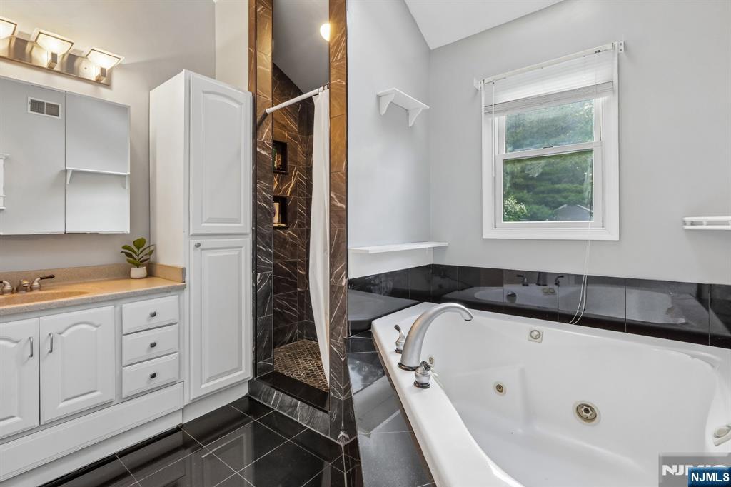 45 Hillside Avenue — photo 27