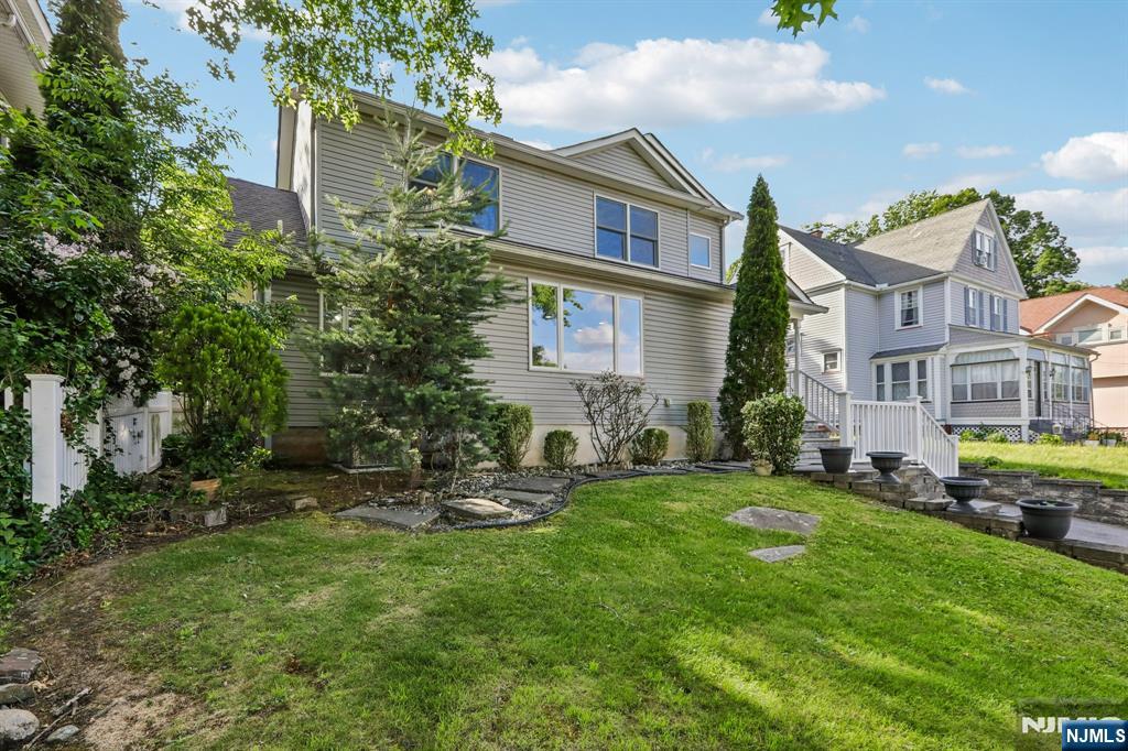 45 Hillside Avenue — photo 34