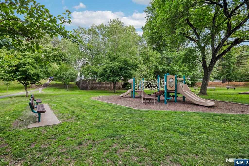 45 Hillside Avenue — photo 47