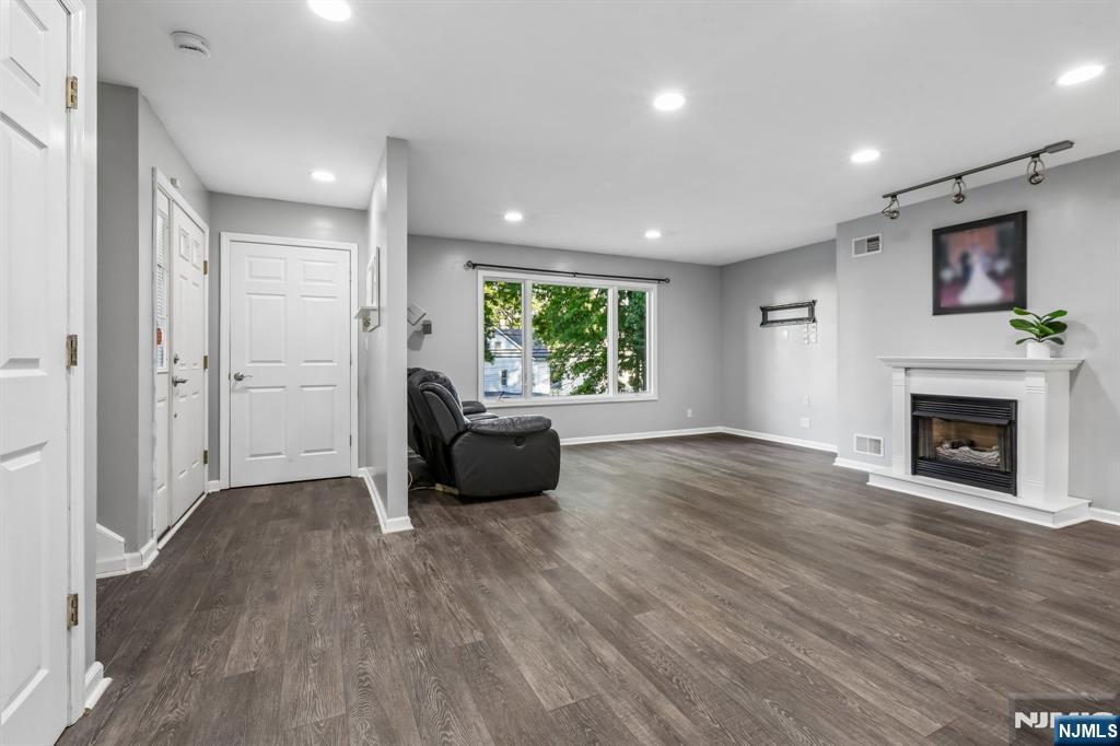 45 Hillside Avenue — photo 10