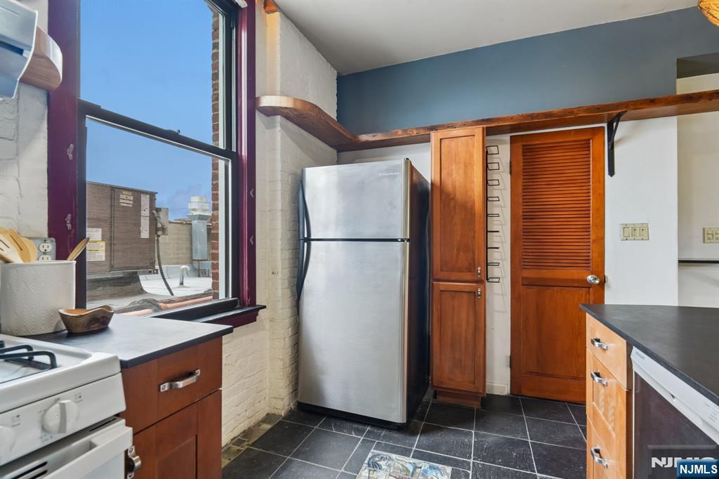 54-60 Mcwhorter Street #207