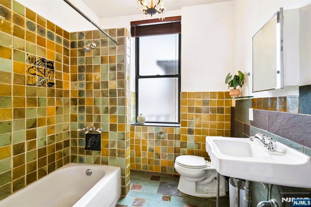 54-60 Mcwhorter Street #207
