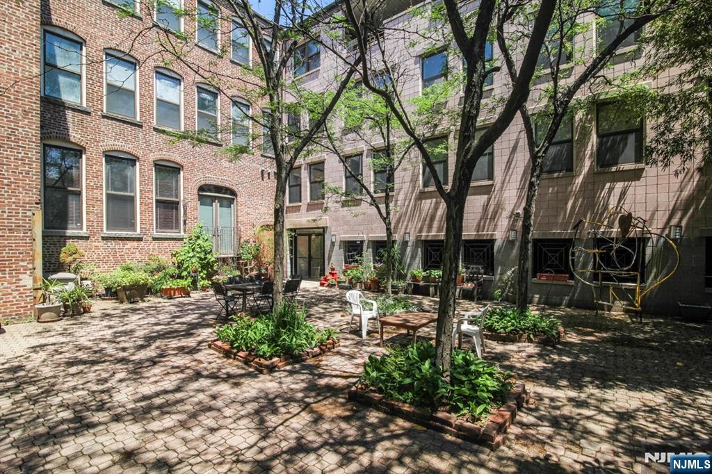 54-60 Mcwhorter Street #207