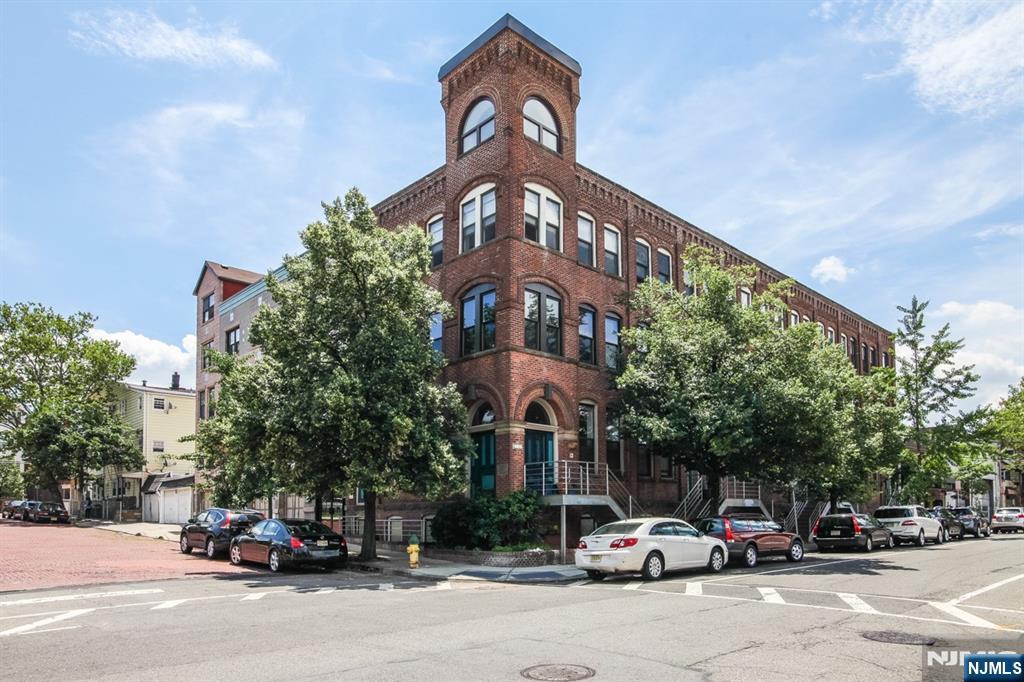 54-60 Mcwhorter Street #207