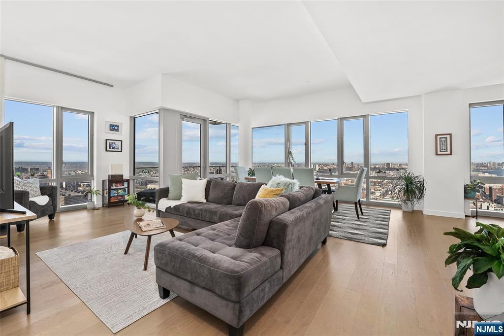 75 Park Lane PH-3701 - Photo 1
