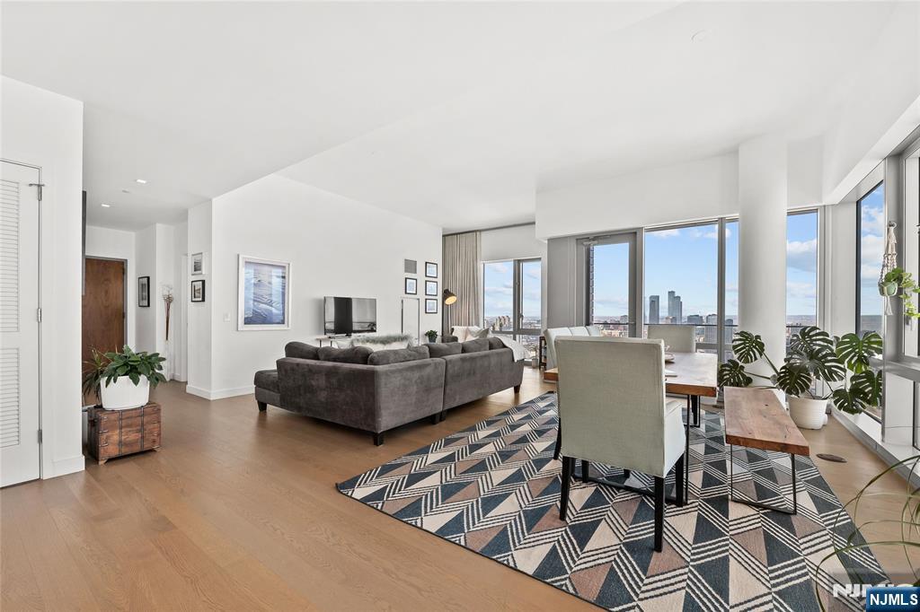 75 Park Lane PH-3701 - Photo 3