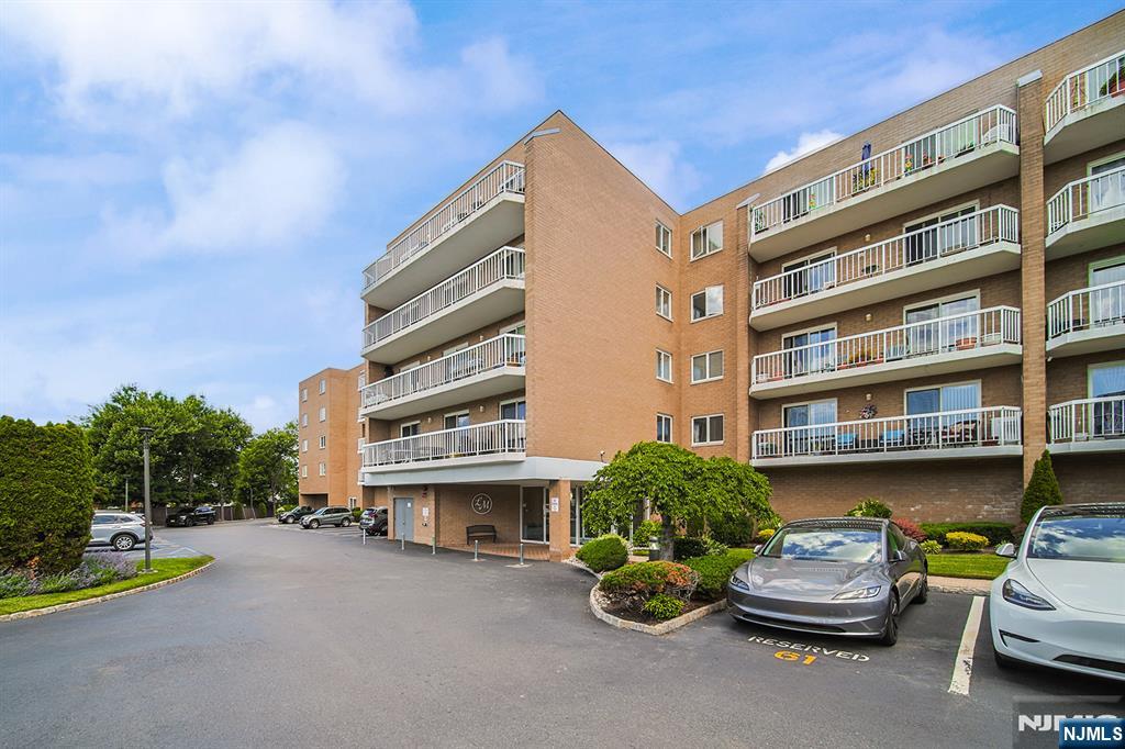 38 Moonachie Road 402 - Photo 1