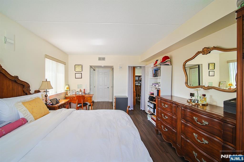 38 Moonachie Road, #402, Hackensack, NJ 07601 Listing Photo  17