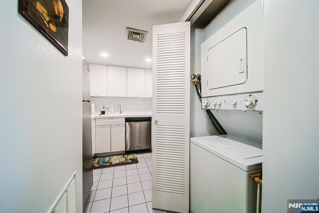 38 Moonachie Road, #402, Hackensack, NJ 07601 Listing Photo  20