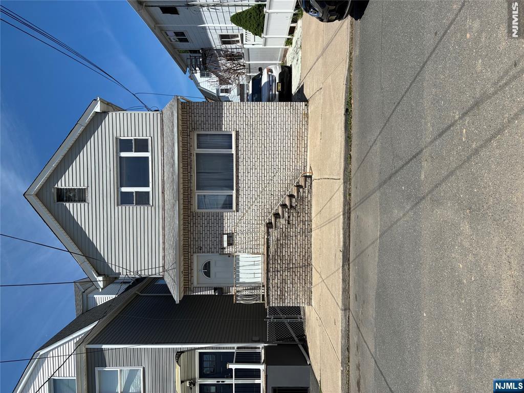 47 Kingsland Avenue 2 - Photo 1