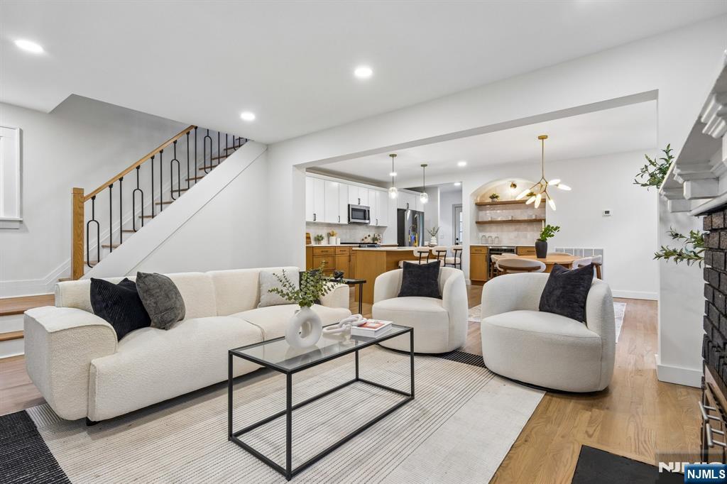 210 Paterson Avenue - Photo 5
