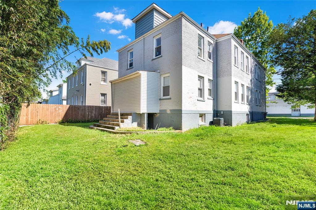 183 Bergen Turnpike - Photo 3