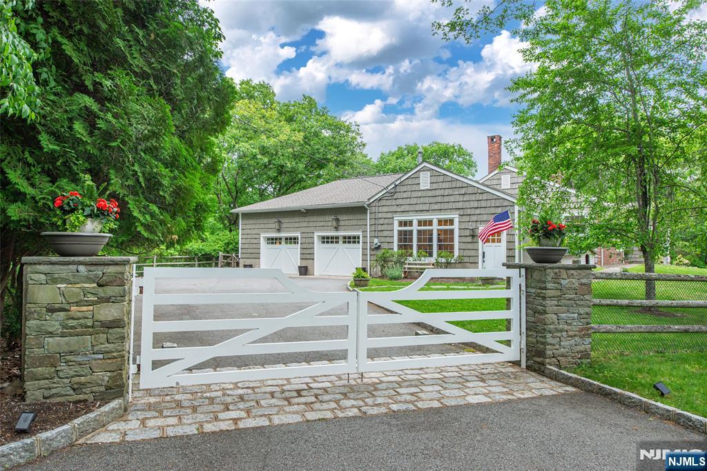 724 Ridge Road - Photo 3