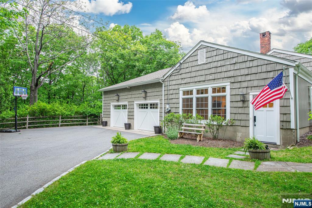 724 Ridge Road - Photo 4