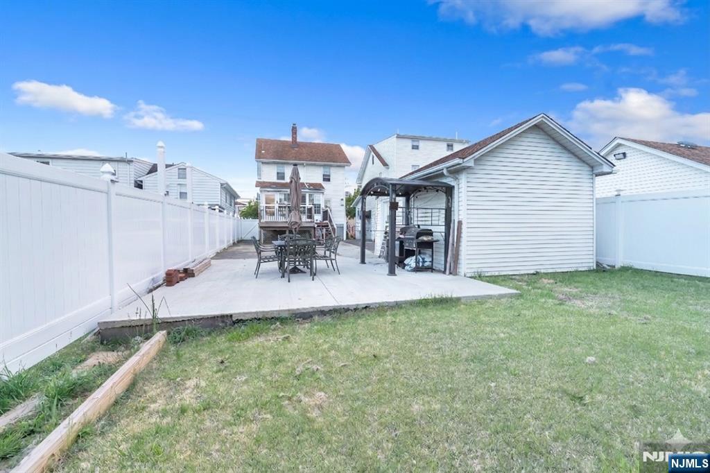 353 Page Avenue - Photo 6