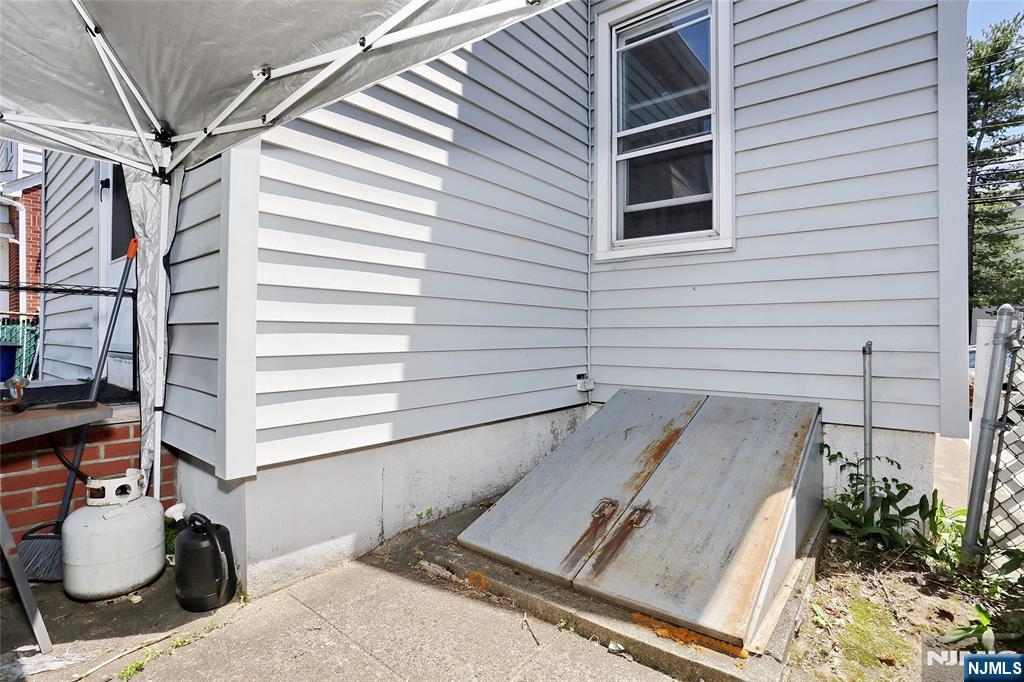 77 Columbus Ave, Garfield, NJ 07026