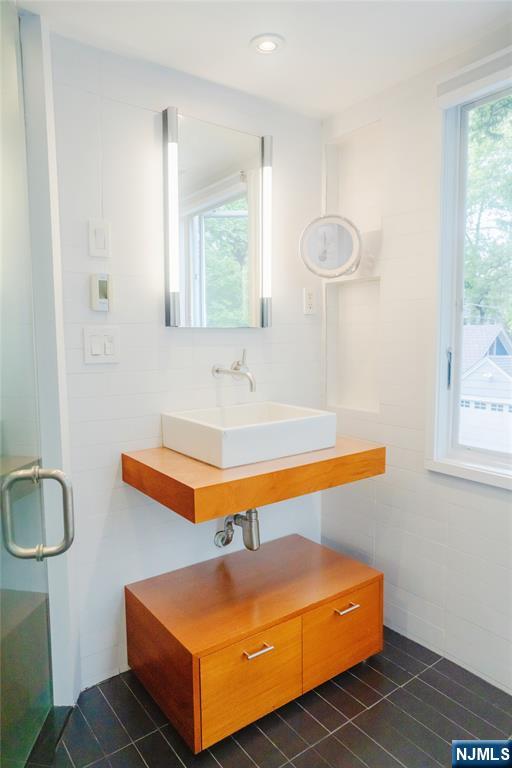 435 Meeker Street — photo 15
