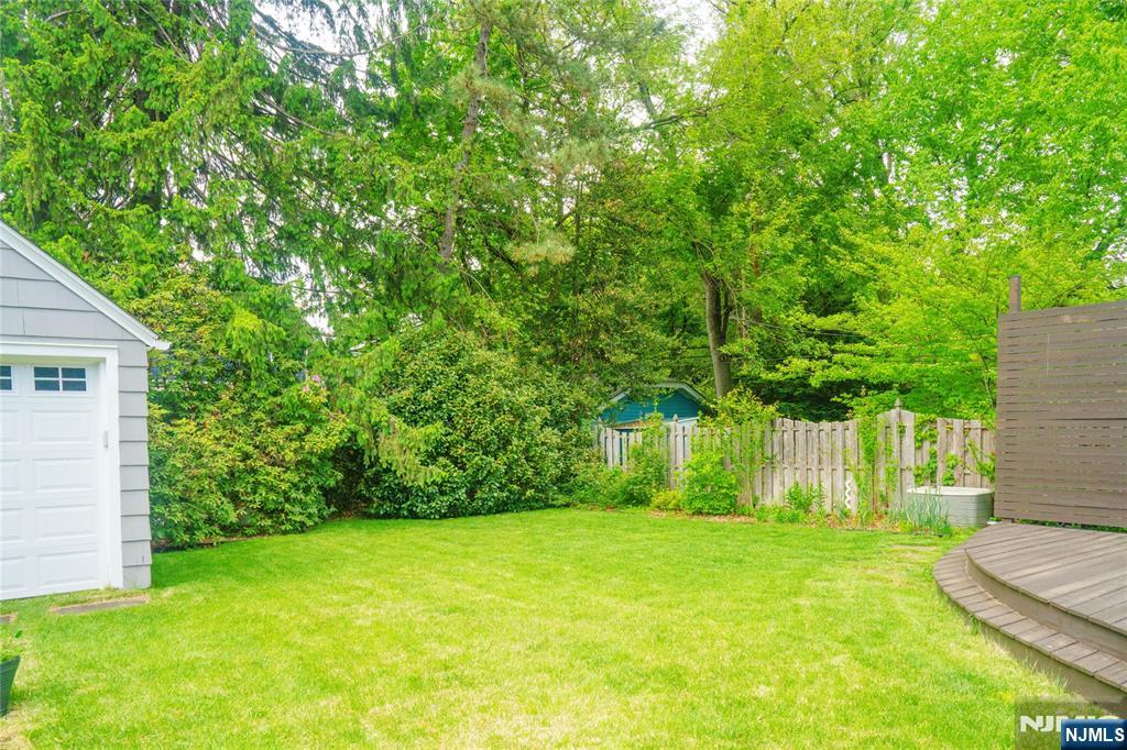 435 Meeker Street — photo 22